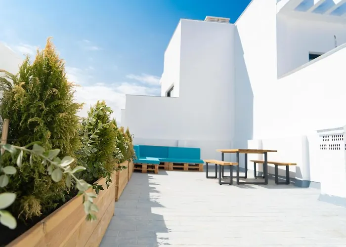 Central Penthouse With Large Private Terrace, 2 Bd