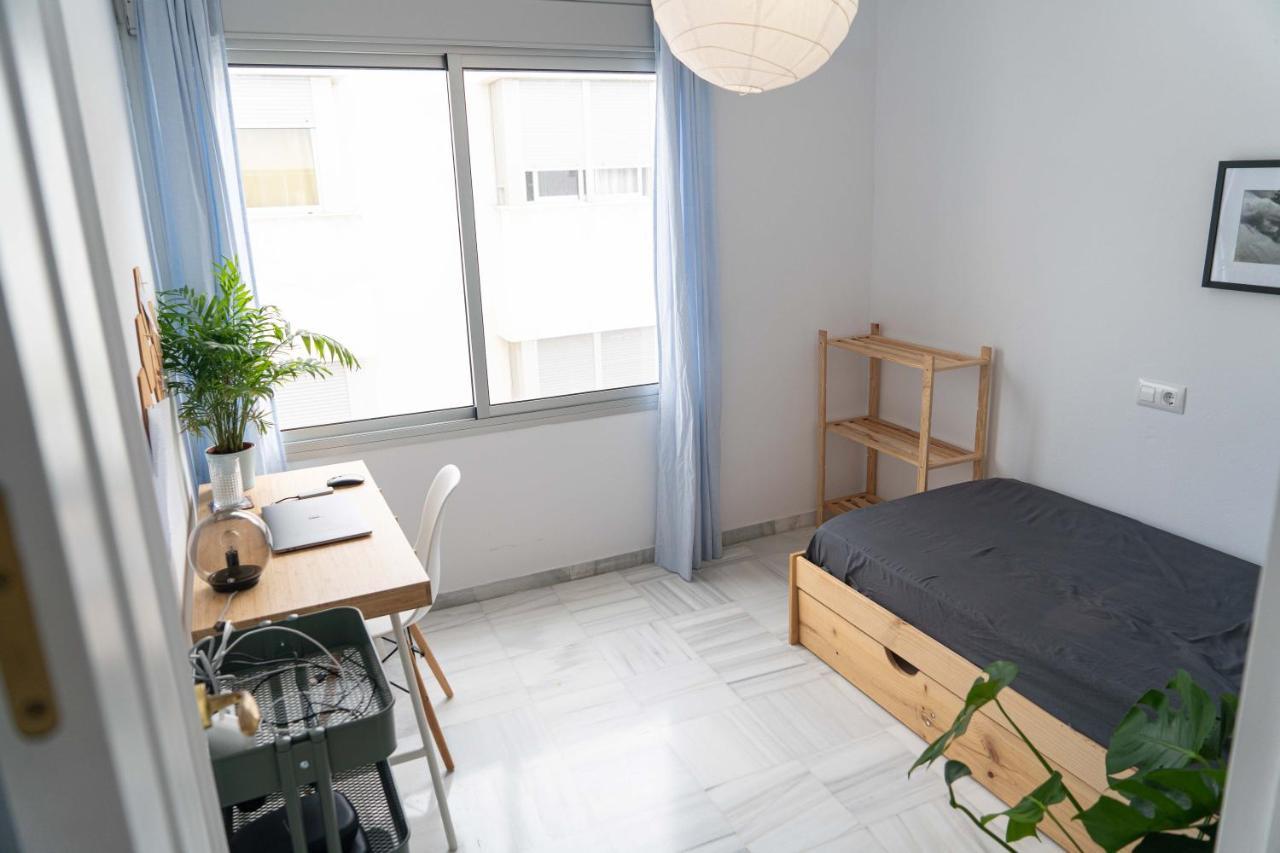 Central Penthouse With Large Private Terrace, 2 Bd Apartamento Tarifa